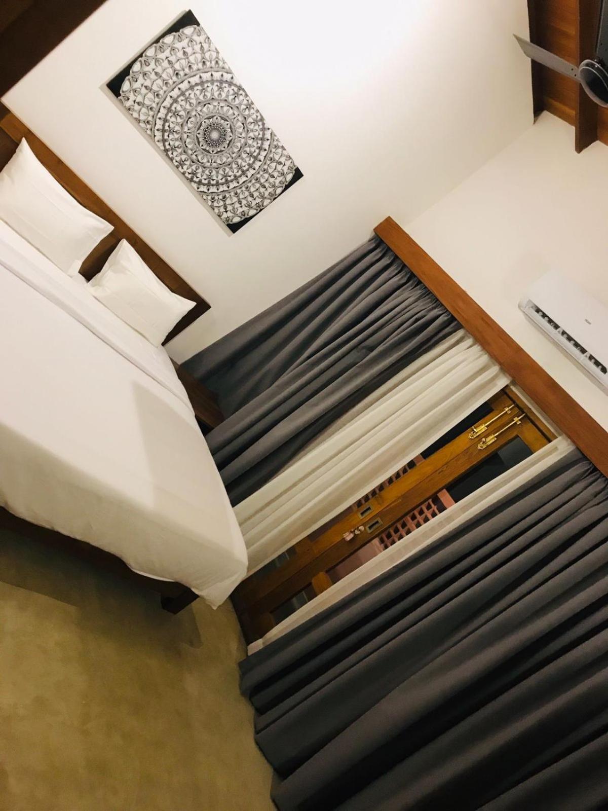 Tea Library Bed and Breakfast Hikkaduwa Buitenkant foto